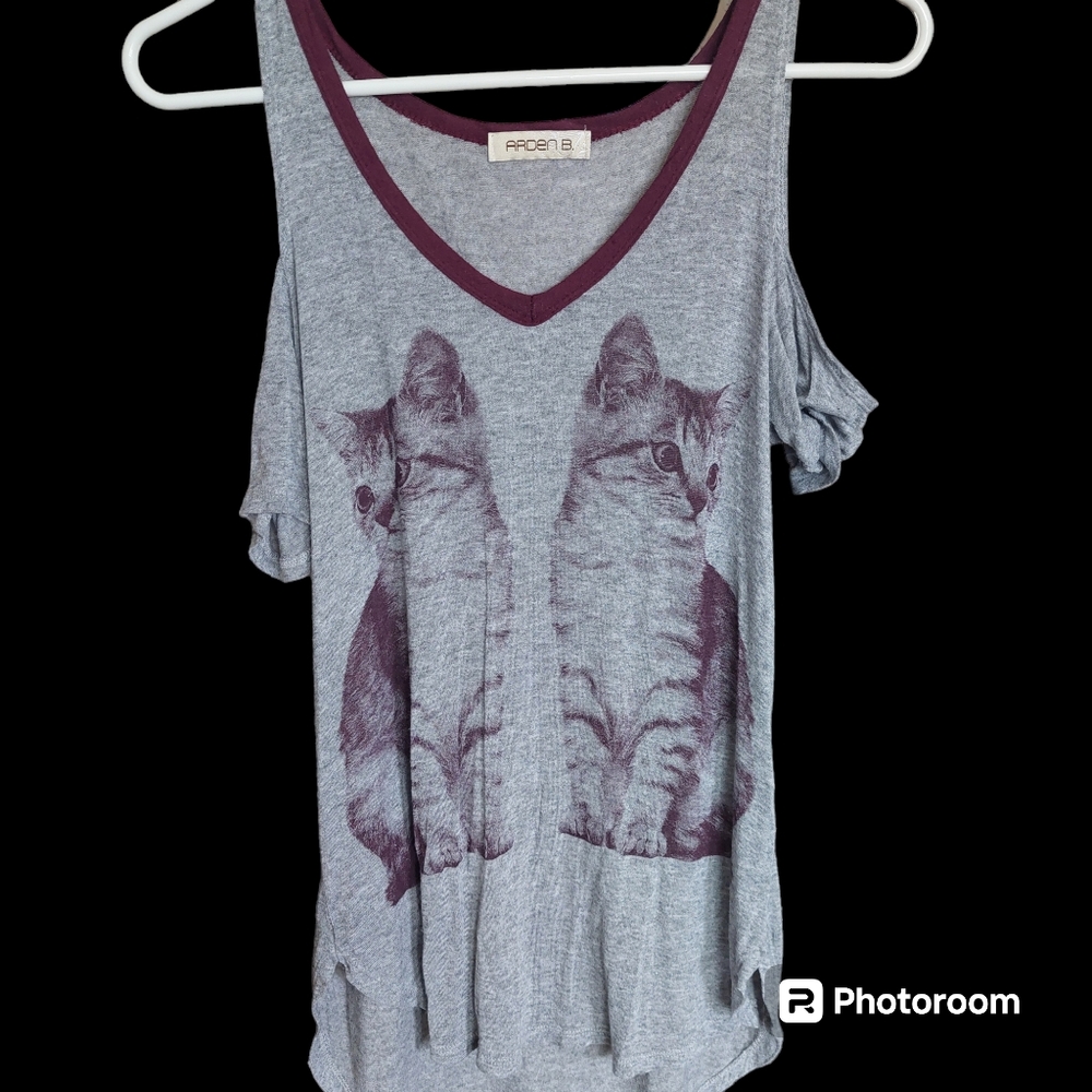 Gray Purple twin kitten graphic top